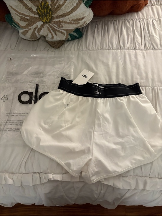 ALO Yoga Pants - ALO Yoga White Athletic Shorts with Black Waistband